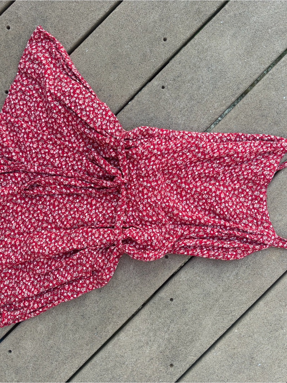 Hollister Red Floral Women’s Casual Front Tie Romper